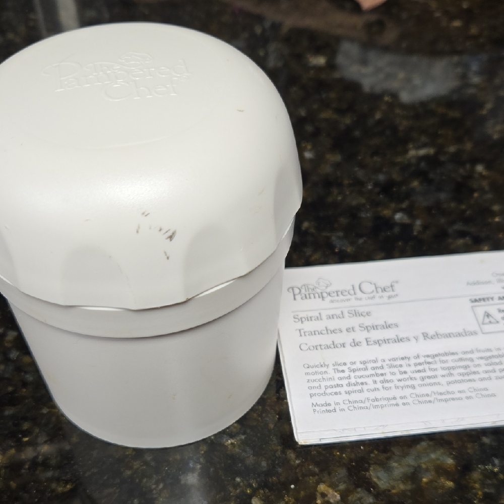 Pampered Chef White Spiral And Slice